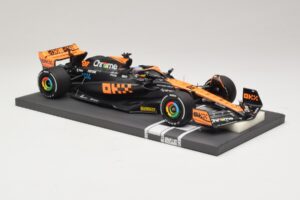 McLaren MCL60 #81 O. Piastri Japanese GP 2023 Minichamps 1:18 537233581 Résine — image 4 sur 7