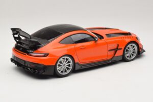 Mercedes AMG GT Black Series C190 Orange avec Jantes Argent Minichamps 1:18 110032024 Métal — image 3 sur 8