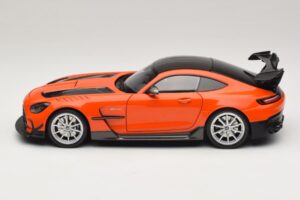 Mercedes AMG GT Black Series C190 Orange avec Jantes Argent Minichamps 1:18 110032024 Métal — image 4 sur 8