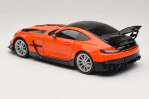 Mercedes AMG GT Black Series C190 Orange avec Jantes Argent Minichamps 1:18 110032024 Métal — image 7 sur 8