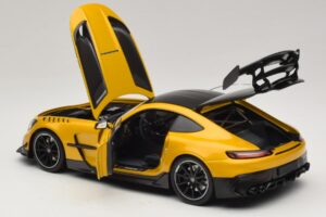 Mercedes AMG GT Black Series C190 Solarbeam Yellow Metallic Minichamps 1:18 110032021 Métal — image 5 sur 8