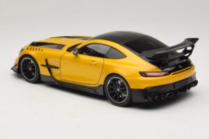 Mercedes AMG GT Black Series C190 Solarbeam Yellow Metallic Minichamps 1:18 110032021 Métal — image 7 sur 8