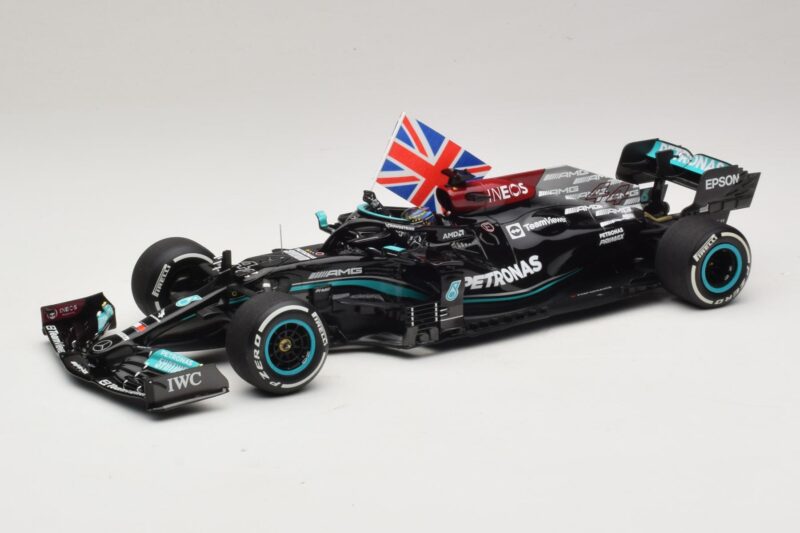 Mercedes AMG Petronas W12 E Performance L. Hamilton Winner British GP 2021 Minichamps 1:18 110211144 Résine