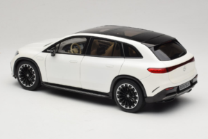 Mercedes EQS SUV X296 Manufaktur Diamond White NZG 1:18 B66960590 Métal — image 7 sur 8