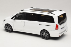 Mercedes V-Class W447 AMG Line Blanc Norev 1:18 183876 Métal — image 7 sur 8
