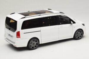 Mercedes V-Class W447 AMG Line Blanc Norev 1:18 183876 Métal — image 3 sur 8