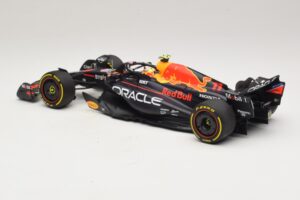 Oracle Red Bull Racing RB19 S. Perez Abu Dhabi GP 2023 Minichamps 1:18 110232311 Résine — image 5 sur 7