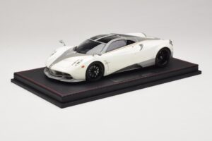 Pagani Huayra Luminous Green AB 1:18 REMC041 Résine — image 2 sur 7