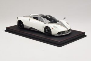 Pagani Huayra Luminous Green AB 1:18 REMC041 Résine — image 4 sur 7