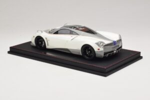 Pagani Huayra Luminous Green AB 1:18 REMC041 Résine — image 5 sur 7