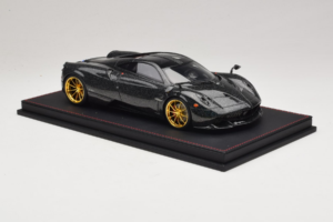 Pagani Huayra Starry Night Sky AB 1:18 REMC039 Résine — image 4 sur 7