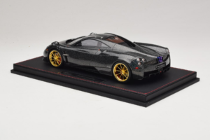 Pagani Huayra Starry Night Sky AB 1:18 REMC039 Résine — image 5 sur 7