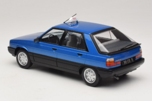 Renault 11 GTL Taxi James Bond MCG 1:18 MCG18833 Métal — image 5 sur 6