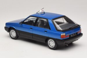 Renault 11 GTL Taxi James Bond MCG 1:18 MCG18833 Métal — image 5 sur 6