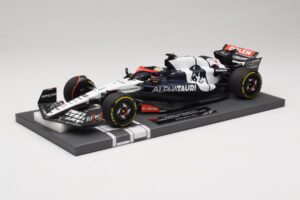 Scuderia AlphaTauri AT04 D. Ricciardo Hungarian GP 2023 Minichamps 1:18 117231203 Résine
