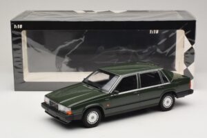Volvo 740 GL Vert Foncé Minichamps 1:18 155171702 Métal — image 6 sur 6