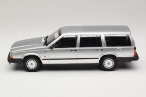 Volvo 740 GL Break Argent Minichamps 1:18 155171770 Métal — image 3 sur 6