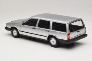 Volvo 740 GL Break Argent Minichamps 1:18 155171770 Métal — image 5 sur 6