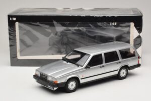 Volvo 740 GL Break Argent Minichamps 1:18 155171770 Métal — image 6 sur 6