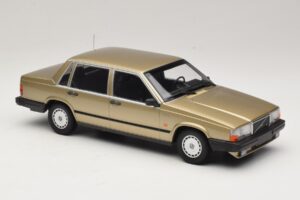 Volvo 740 GL Or Minichamps 1:18 155171700 Métal — image 4 sur 6