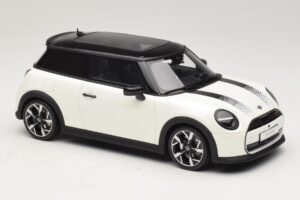 Mini Cooper S F66 Nanuq White Metallic Otto 1:18 OT1245 Résine — image 4 sur 6