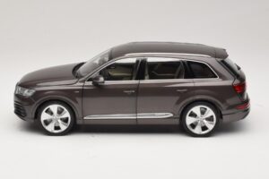 Audi Q7 4M Argus Brown Minichamps 1:18 5011407615 Métal — image 4 sur 8