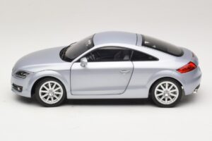 Audi TT 8N Silverblue Metallic Minichamps 1:18 100015020 Métal — image 4 sur 8