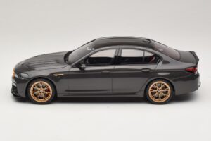 BMW M5 CS F90 Brands Hatch Grey Metallic GT Spirit 1:18 GT993 Résine — image 3 sur 6