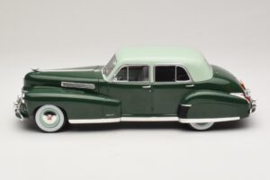 Cadillac Fleetwood Series 60 Special Vert MCG 1:18 MCG18657 Métal — image 3 sur 6