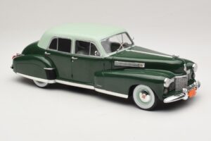 Cadillac Fleetwood Series 60 Special Vert MCG 1:18 MCG18657 Métal — image 4 sur 6