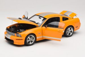 Ford Mustang GT S197 Grabber Orange Metallic AUTOart 1:18 73117-A1 Métal — image 2 sur 8