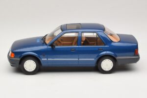 Ford Orion Mk2 1.6i Metallic Blue MCG 1:18 MCG18490 Métal — image 3 sur 6