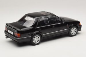 Ford Orion Mk2 RS Package Noir MCG 1:18 MCG18649 Métal — image 2 sur 6