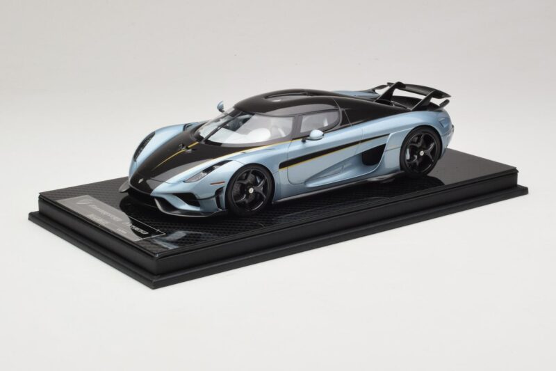 Koenigsegg Regera Bleu Pack Carbone FrontiArt 1:18 F079-173 Résine