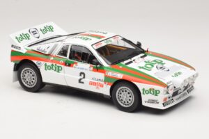 Lancia 037 #2 A. Bettega / M. Perissinot Rally San Marino 1984 Kyosho 1:18 08306F Métal — image 6 sur 8