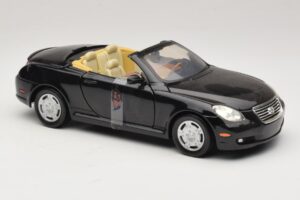 Lexus SC430 Cabriolet Noir Motormax 1:18 73119 Métal — image 4 sur 6