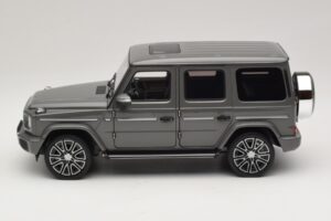 Mercedes G-Class W465 Classic Grey Norev 1:18 183035 Métal — image 3 sur 6