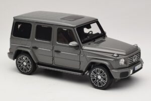 Mercedes G-Class W465 Classic Grey Norev 1:18 183035 Métal — image 4 sur 6