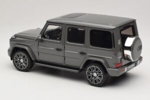 Mercedes G-Class W465 Classic Grey Norev 1:18 183035 Métal — image 5 sur 6