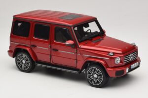 Mercedes G-Class W465 Hyacinth Red Norev 1:18 183037 Métal — image 4 sur 6