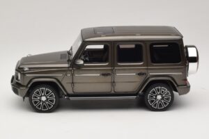 Mercedes G-Class W465 Indium Grey Norev 1:18 183036 Métal — image 3 sur 6