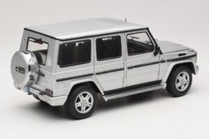 Mercedes G500 W463 LWB Édition Concessionnaire Argent AUTOart 1:18 B66962142 Métal — image 3 sur 8