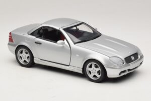 Mercedes SLK230 R170 AMG Roadster Argent UT Models 1:18 26152 Métal — image 6 sur 8