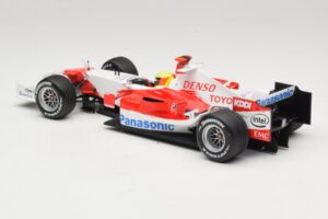 Panasonic Toyota Racing TF106 #12 R. Schumacher Presentation 2006 Minichamps 1:18 AM59553G Métal — image 5 sur 6