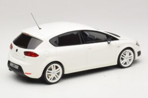 SEAT Leon Cupra R Mk2 Blanc Otto 1:18 OT1332 Résine — image 2 sur 6