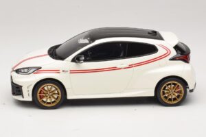Toyota GR Yaris TGR Italy Édition Limitée Pure White Otto 1:18 OT1183 Résine — image 3 sur 6