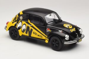 Volkswagen Beetle 1303 Go with Moon Solido 1:18 S1800519 Métal — image 6 sur 8