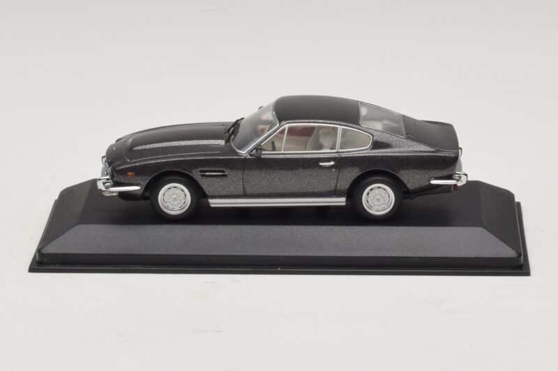 Aston Martin DBS On Her Majesty's Secret Service Boîte De Remplacement Minichamps 1:43 Aston Martin DBS On Her Majesty's Secret Service Boîte De Remplacement Minichamps 1:43 436137600-R1 Métal