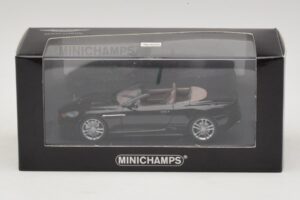 Aston Martin DBS Volante Noir Métallisé Minichamps 1:43 400137930 Métal — image 4 sur 4