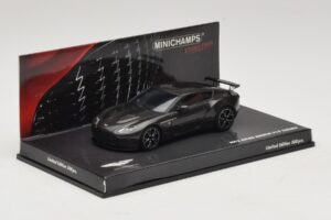 Aston Martin V12 Zagato Scintilla Silver Minichamps 1:43 437137221 Métal — image 2 sur 5